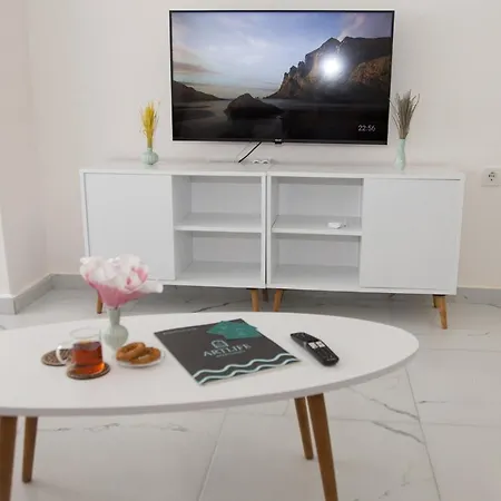 דירה Art Life Flora в спальне нет окна אלאניה
