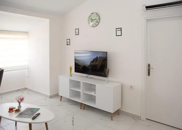 Apartment Art Life Flora в спальне нет окна *